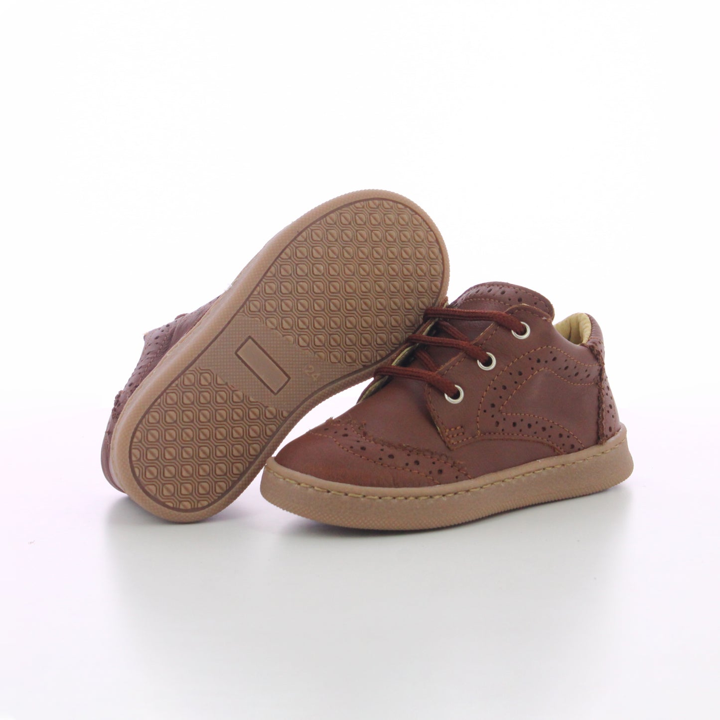 BASKET CUIR CHOCOLAT BEBE A LACETS