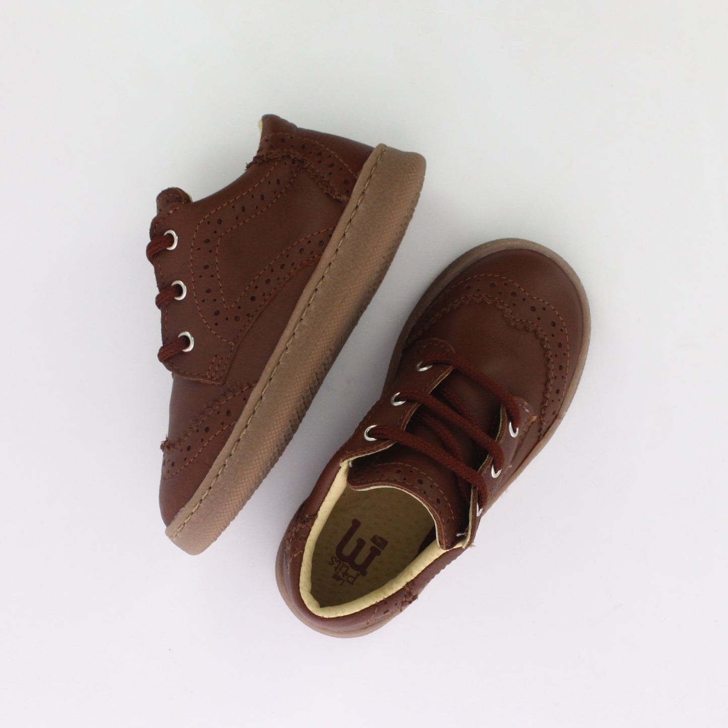 BASKET CUIR CHOCOLAT BEBE A LACETS