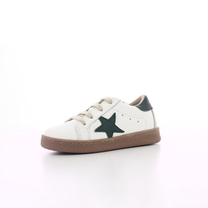 BASKET CUIR VERT BLANC ET BEIGE  A LACETS ENFANT