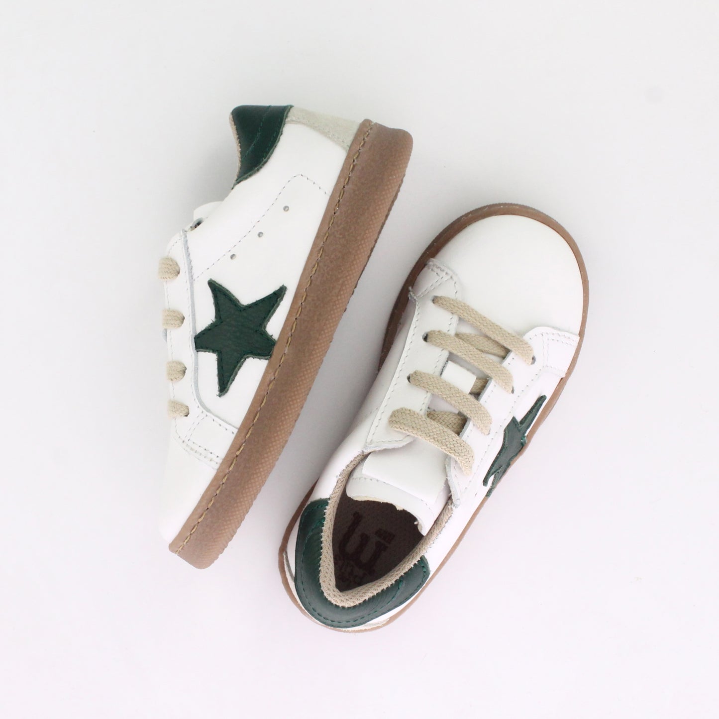 BASKET CUIR VERT BLANC ET BEIGE  A LACETS ENFANT