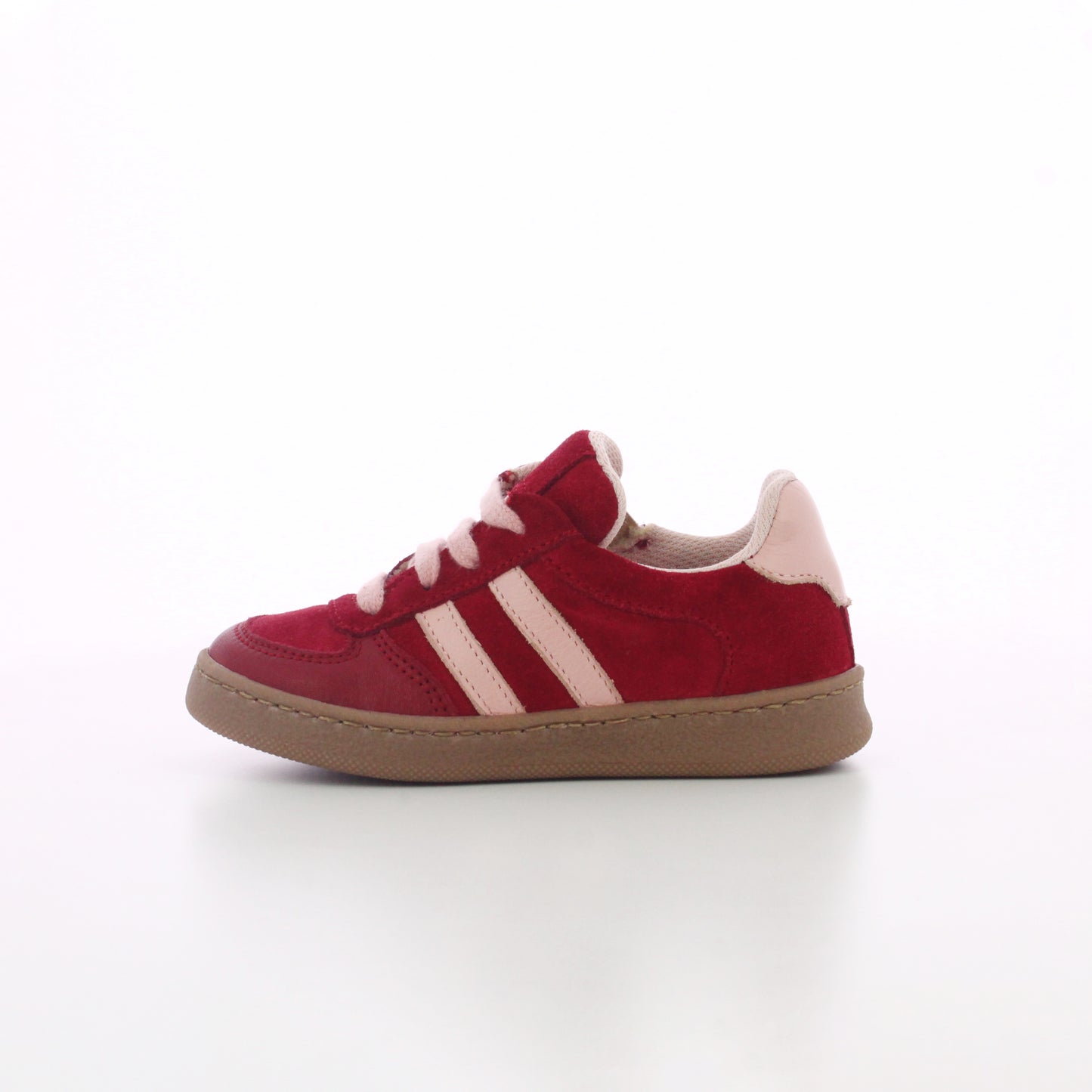 BASKET EN DAIM ET CUIR ROUGE CERISE A LACETS ENFANT