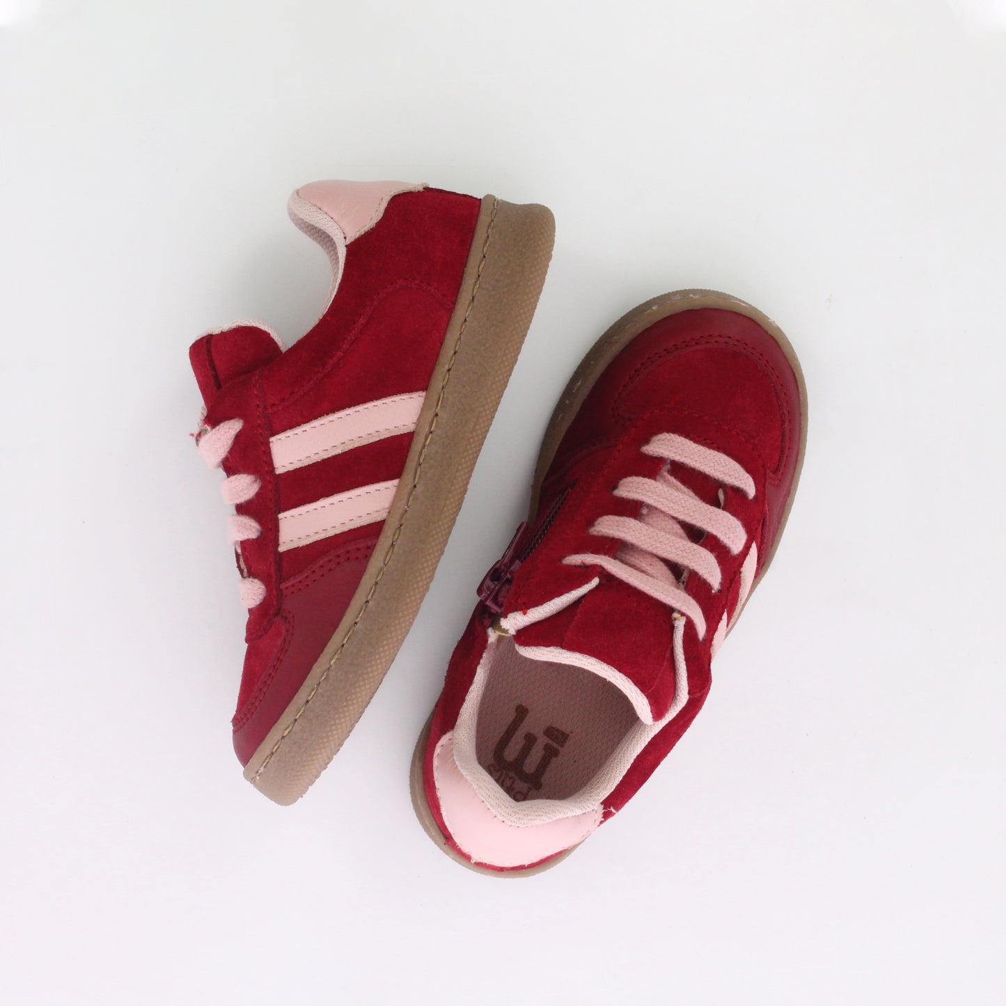 BASKET EN DAIM ET CUIR ROUGE CERISE A LACETS ENFANT